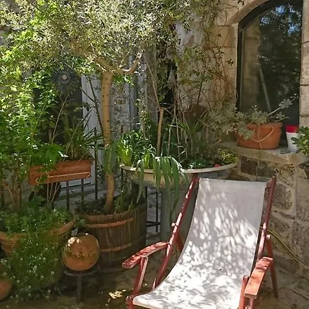 La Maison Du Brocanteur Сasa de vacaciones Aigueze